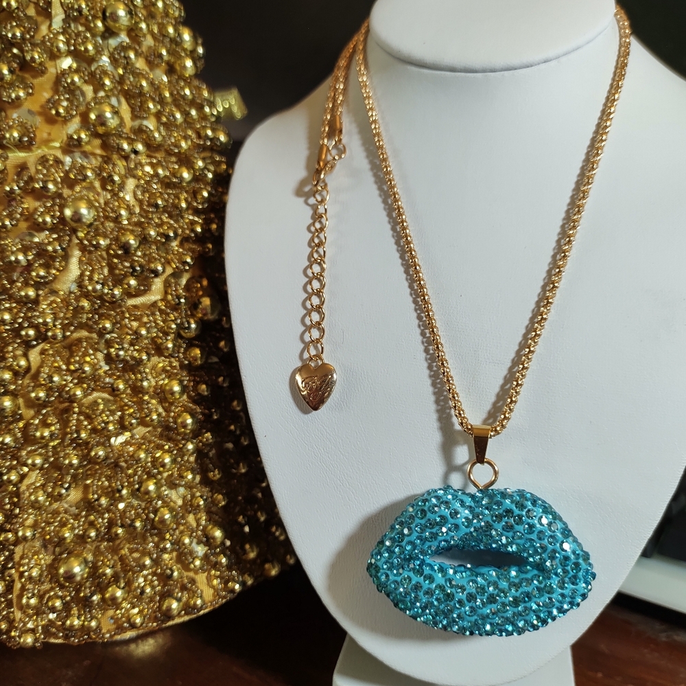 Betsey Johnson Blue Ice Rhinestone Lips Necklace - Picture 3 of 3